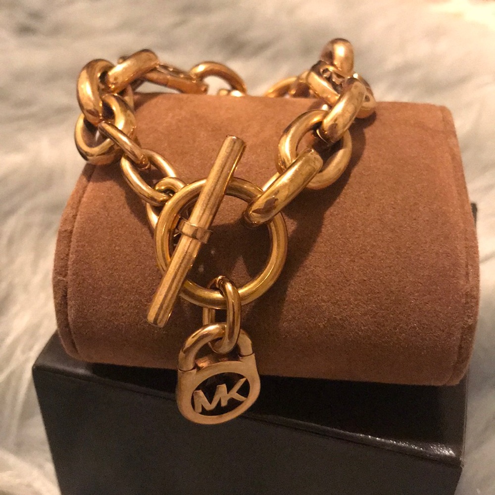Bracelet!